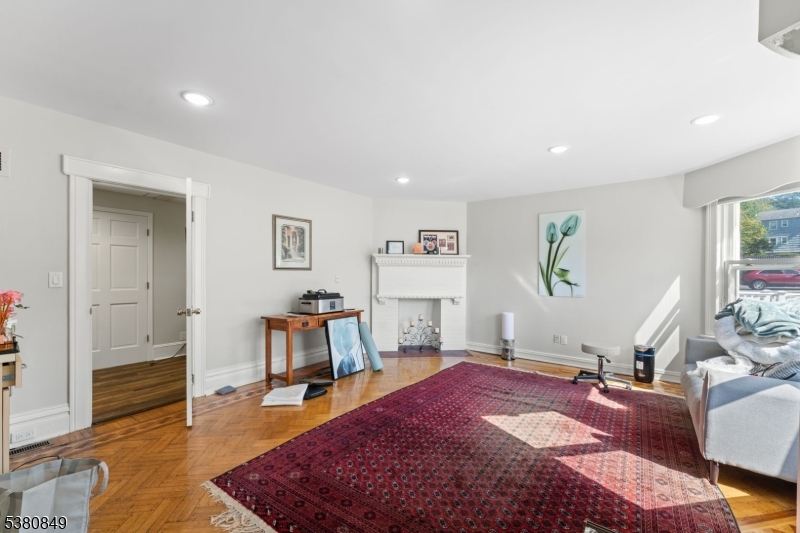 97 Roseland Ave