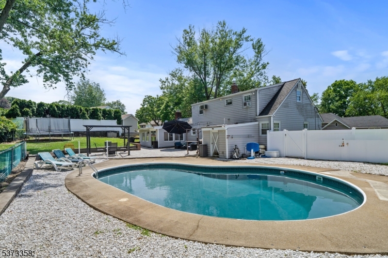 12 Kingston Rd