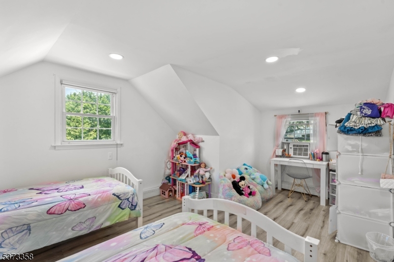 12 Kingston Rd