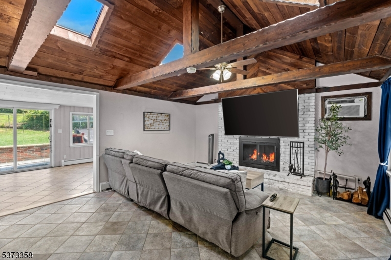 12 Kingston Rd