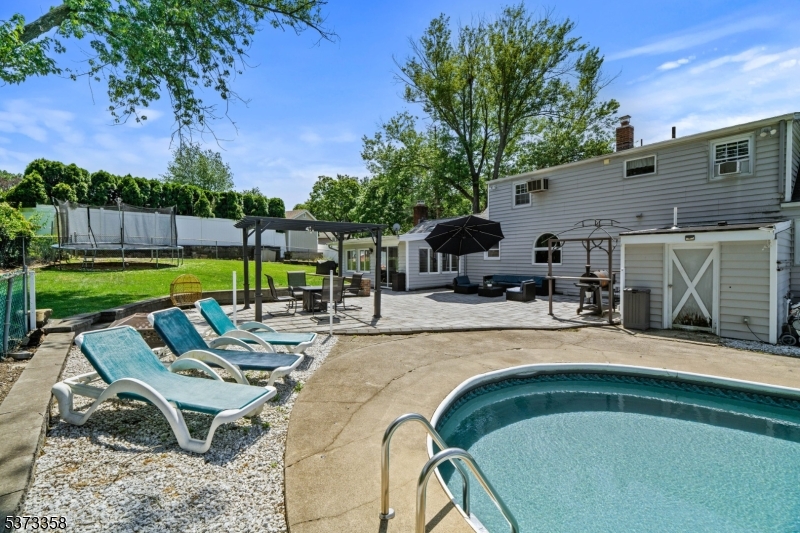 12 Kingston Rd