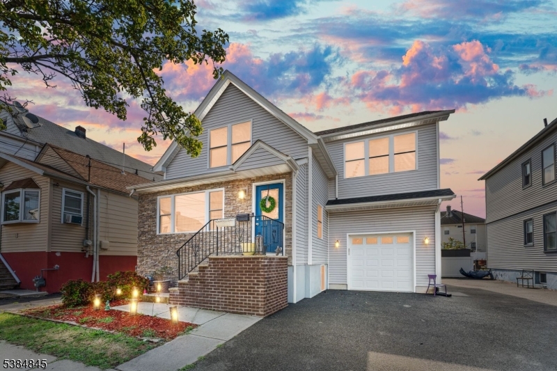 117 E Clifton Ave