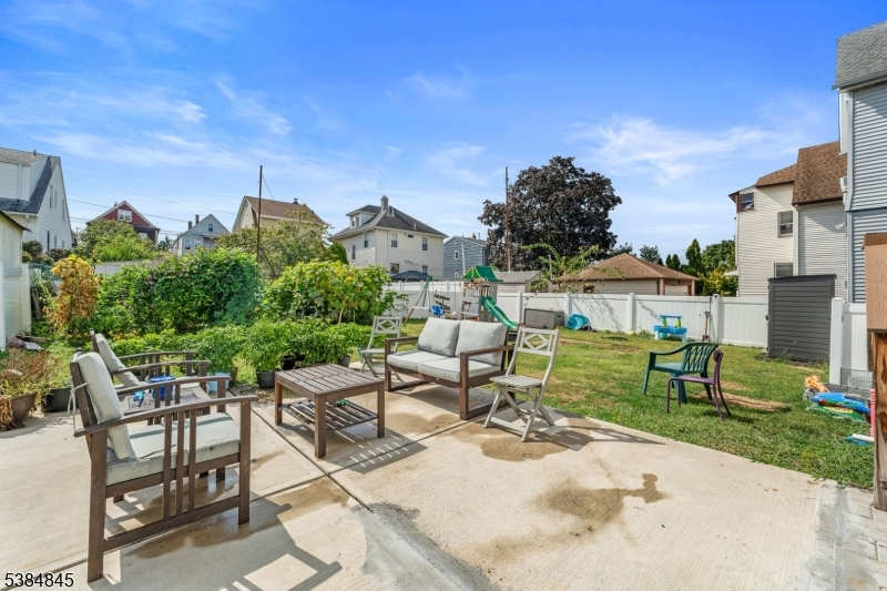 117 E Clifton Ave