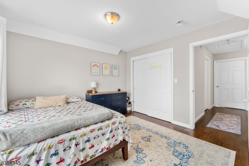 117 E Clifton Ave