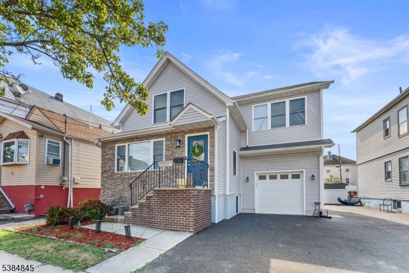 117 E Clifton Ave