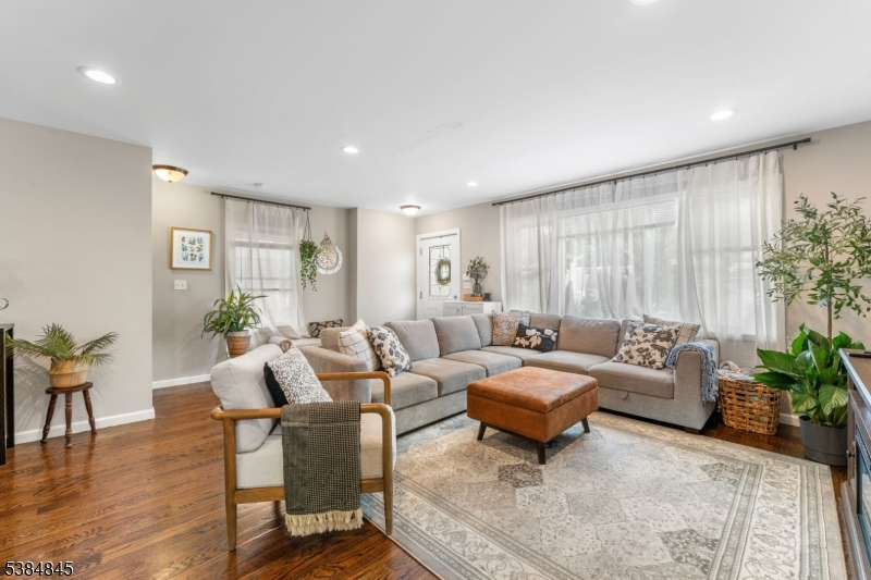 117 E Clifton Ave