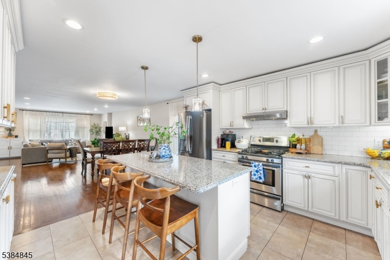 117 E Clifton Ave