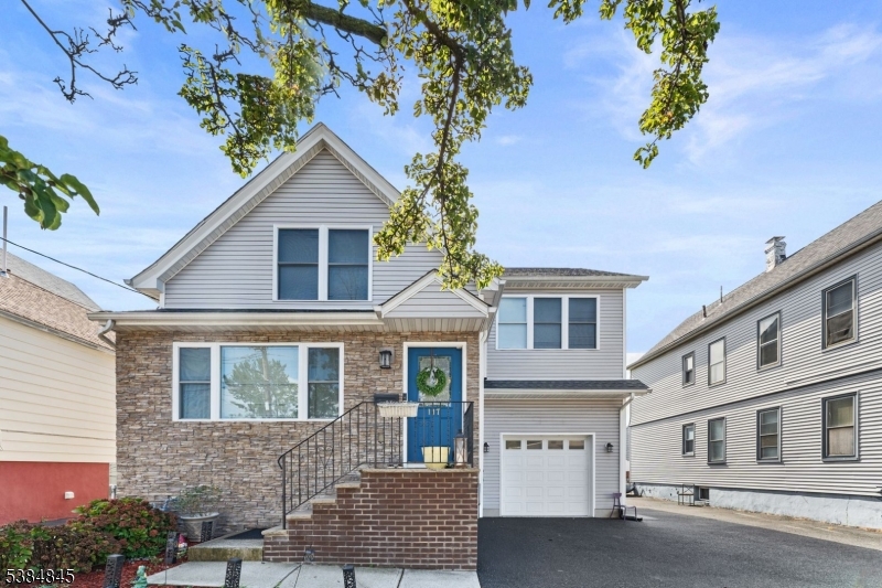 117 E Clifton Ave
