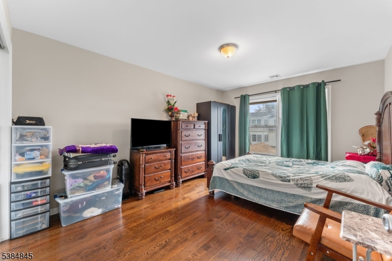 117 E Clifton Ave