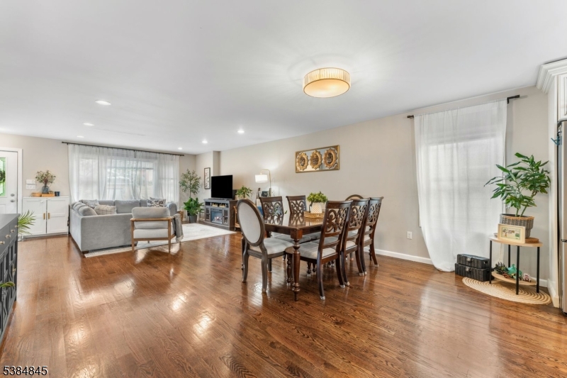 117 E Clifton Ave