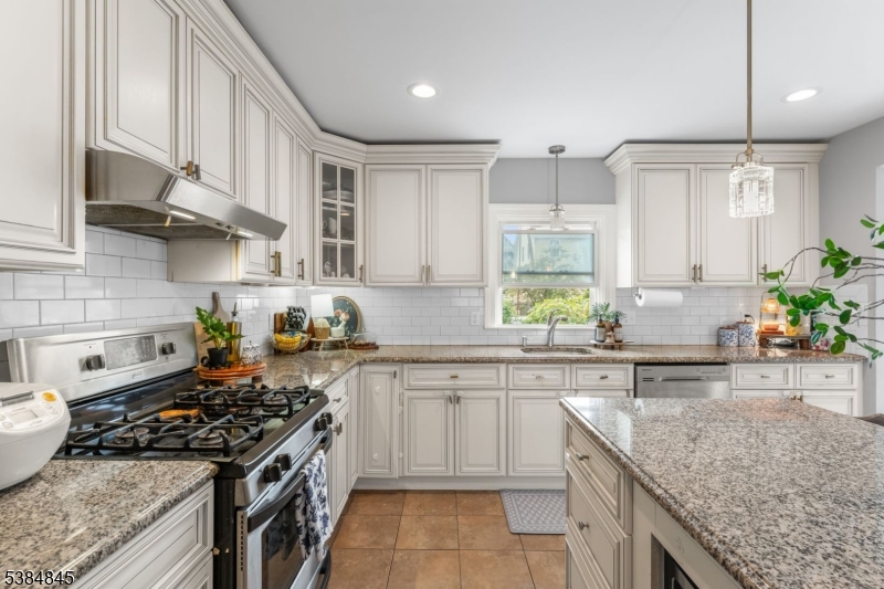 117 E Clifton Ave