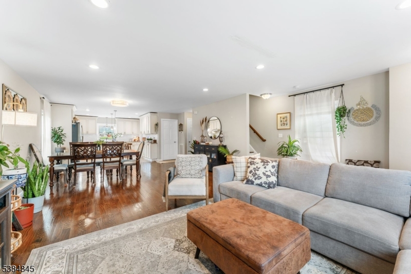 117 E Clifton Ave