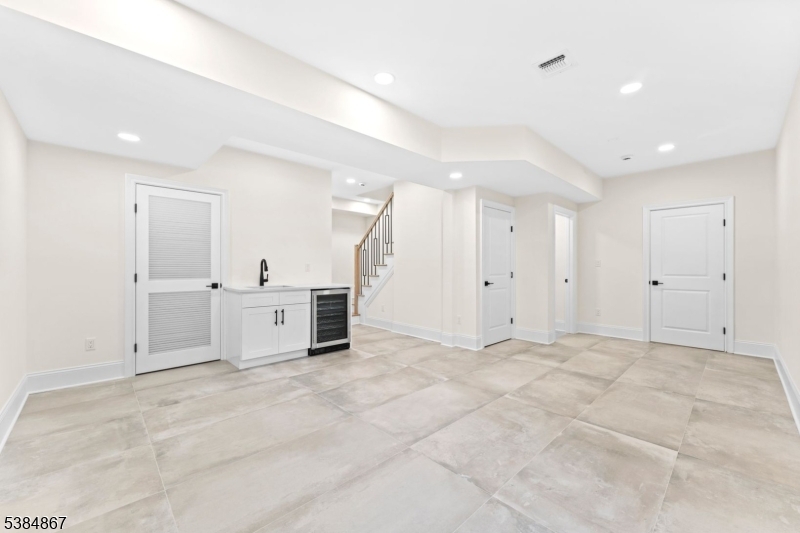 7 Swan Rd