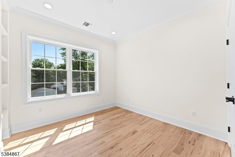 7 Swan Rd