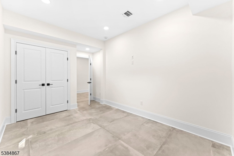 7 Swan Rd