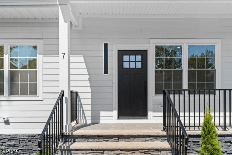 7 Swan Rd