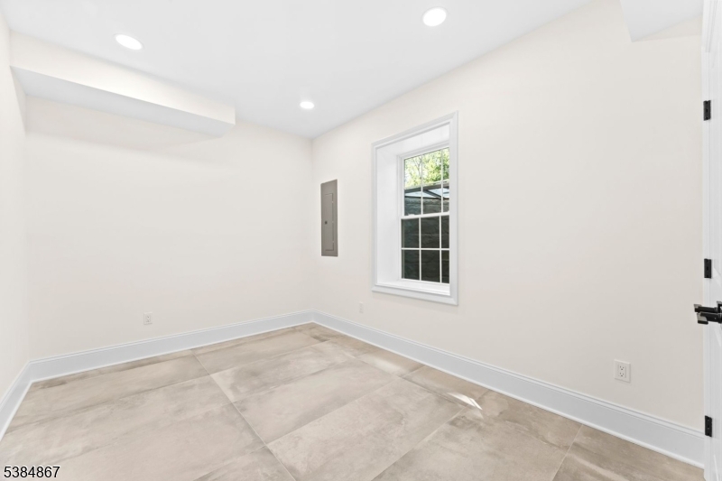 7 Swan Rd