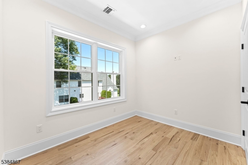7 Swan Rd