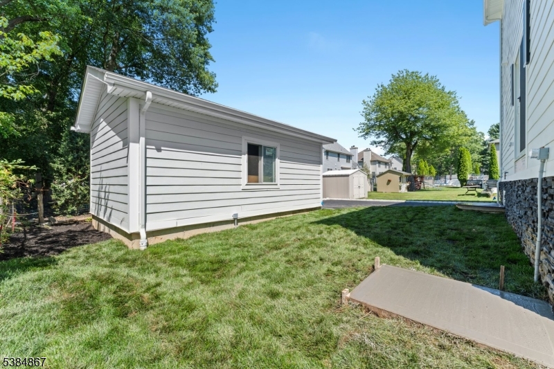 7 Swan Rd