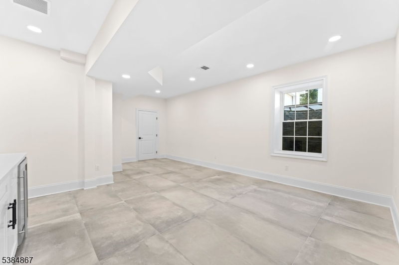 7 Swan Rd