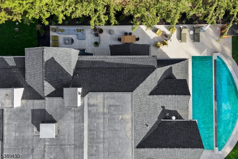 48 Pleasant Ave