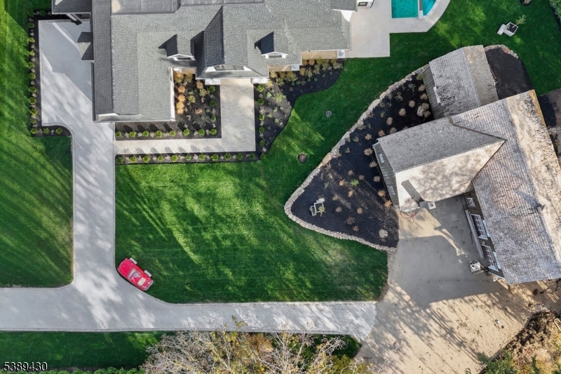 48 Pleasant Ave