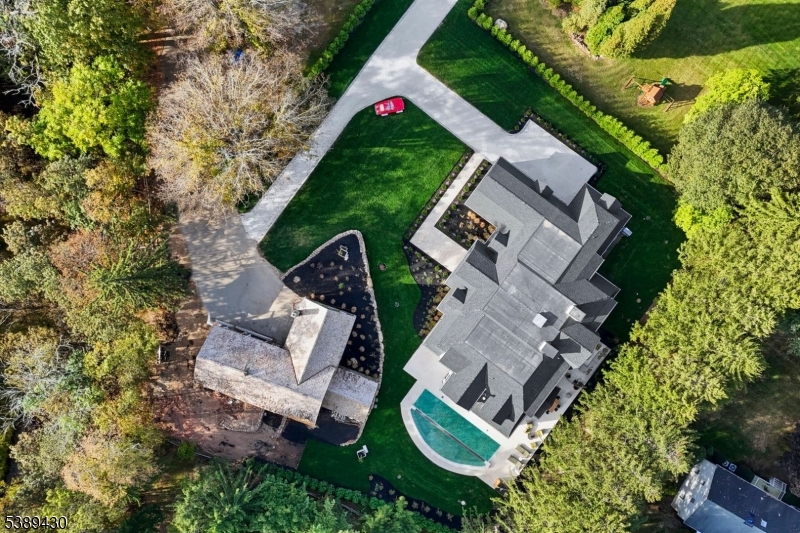 48 Pleasant Ave