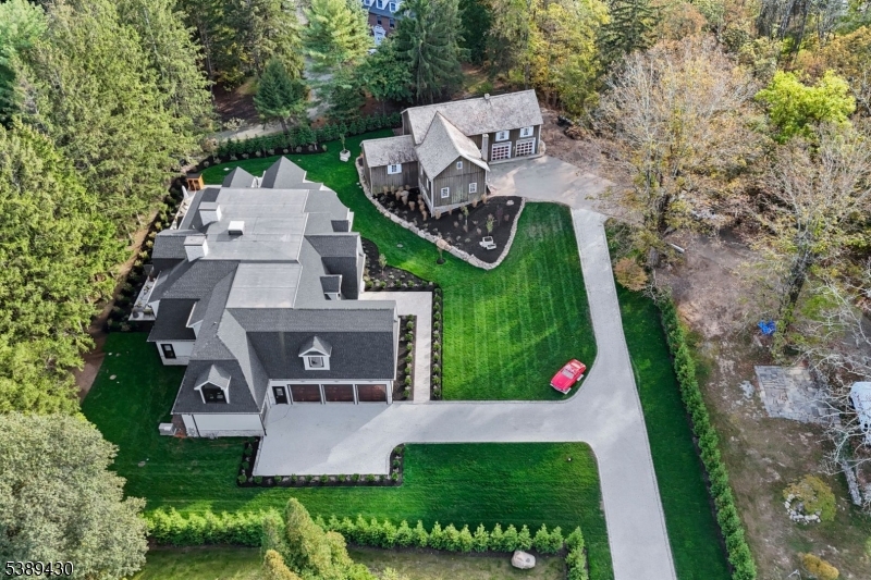 48 Pleasant Ave