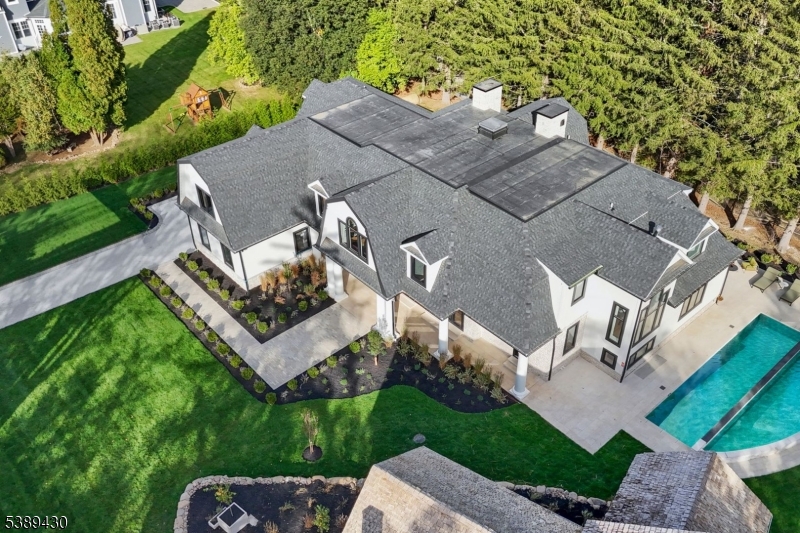 48 Pleasant Ave
