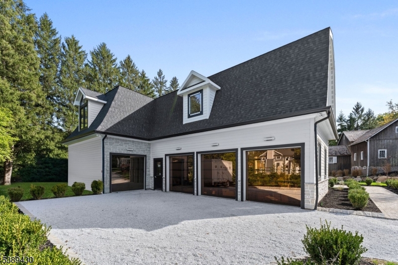 48 Pleasant Ave