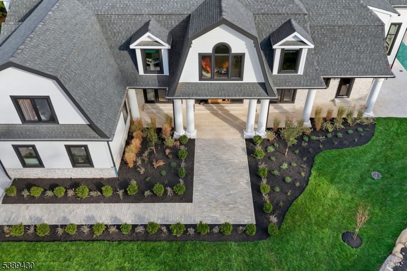48 Pleasant Ave
