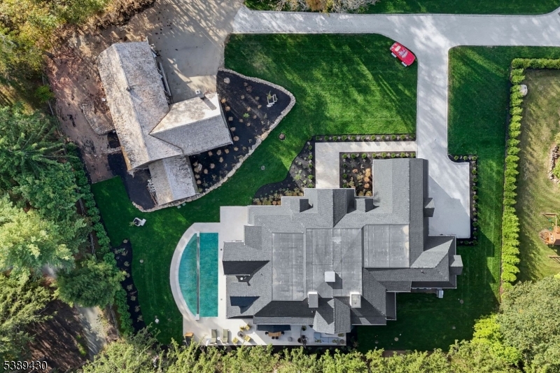 48 Pleasant Ave