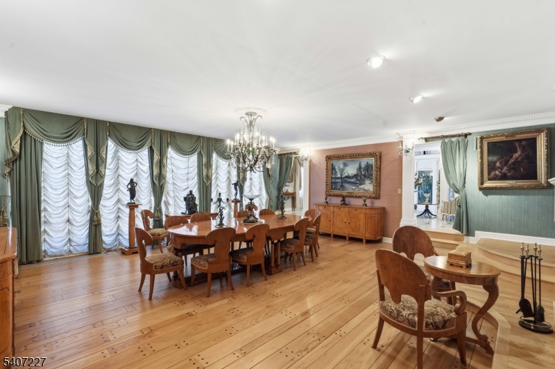 12 E Saddle River Rd