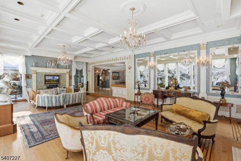 12 E Saddle River Rd