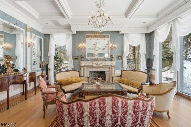 12 E Saddle River Rd