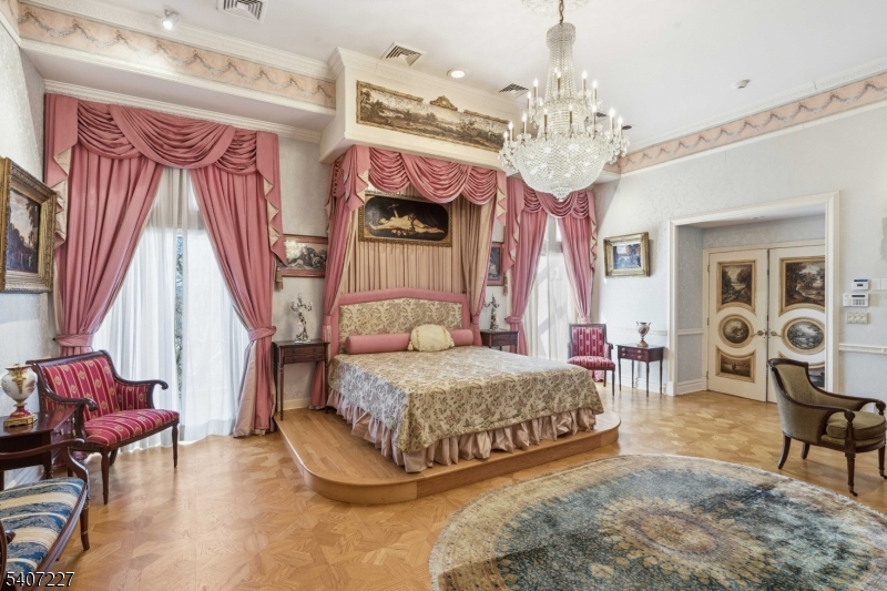 12 E Saddle River Rd