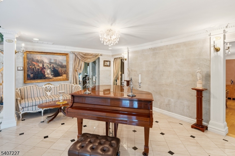 12 E Saddle River Rd