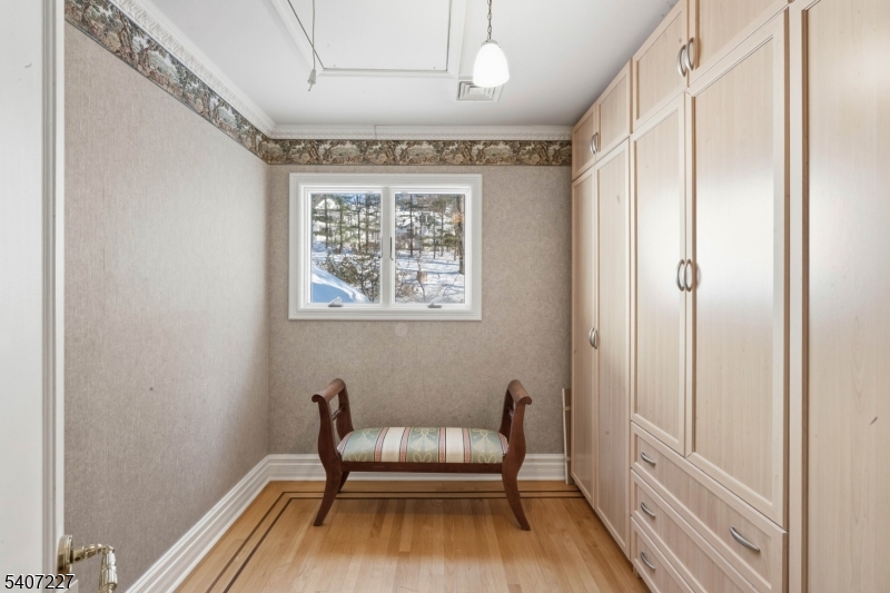 12 E Saddle River Rd