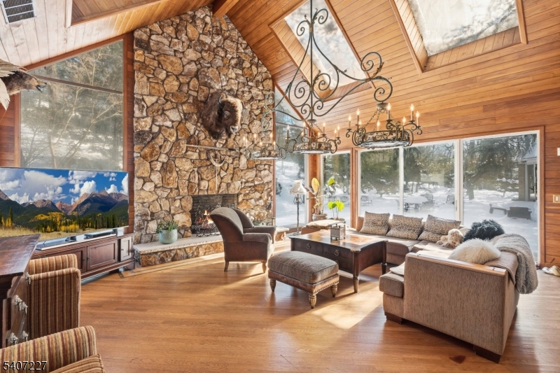 12 E Saddle River Rd