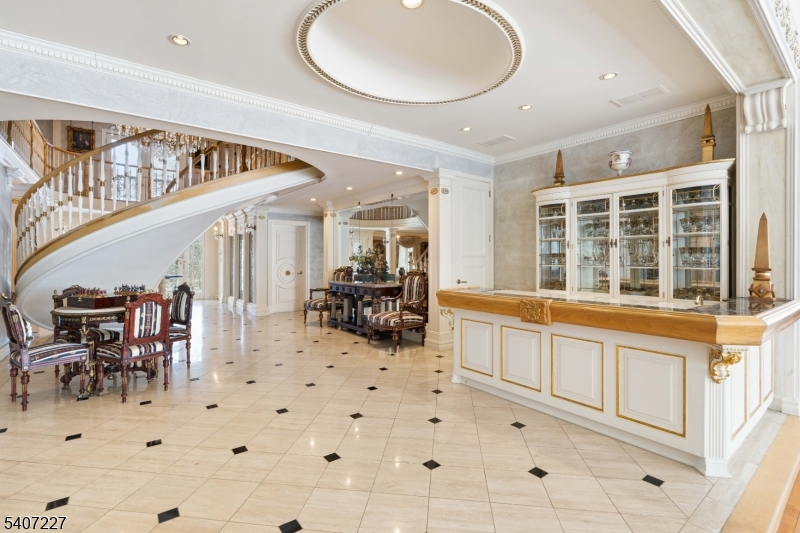 12 E Saddle River Rd