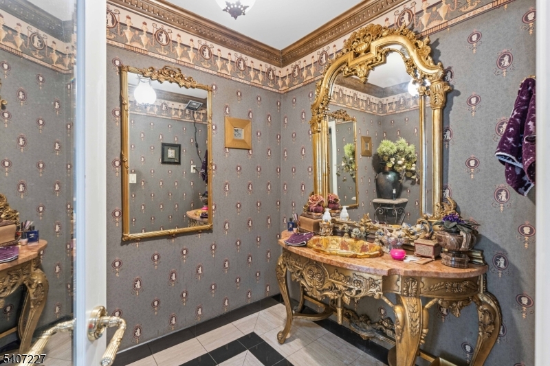 12 E Saddle River Rd