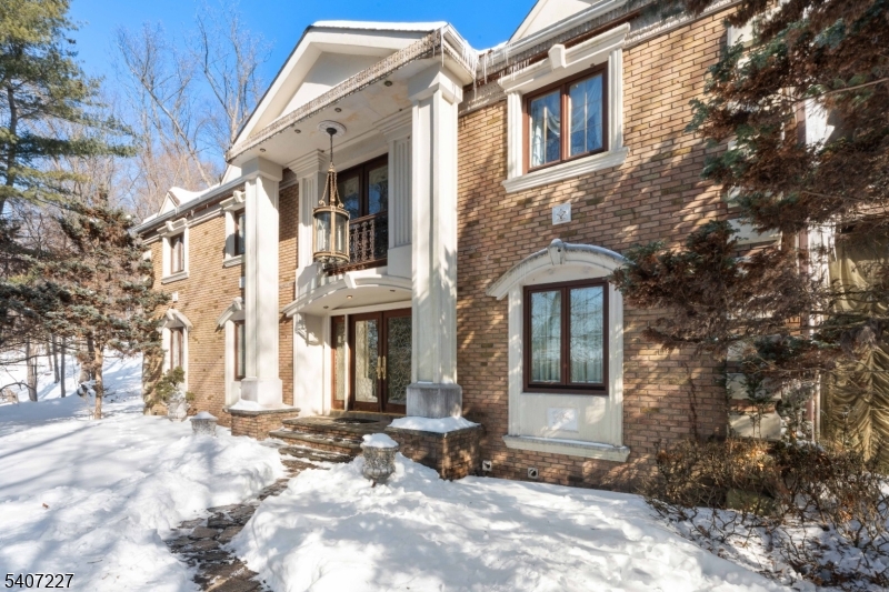 12 E Saddle River Rd