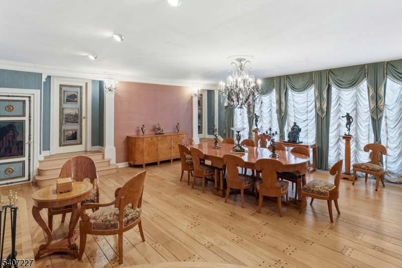 12 E Saddle River Rd