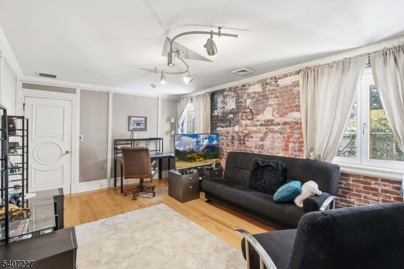 12 E Saddle River Rd