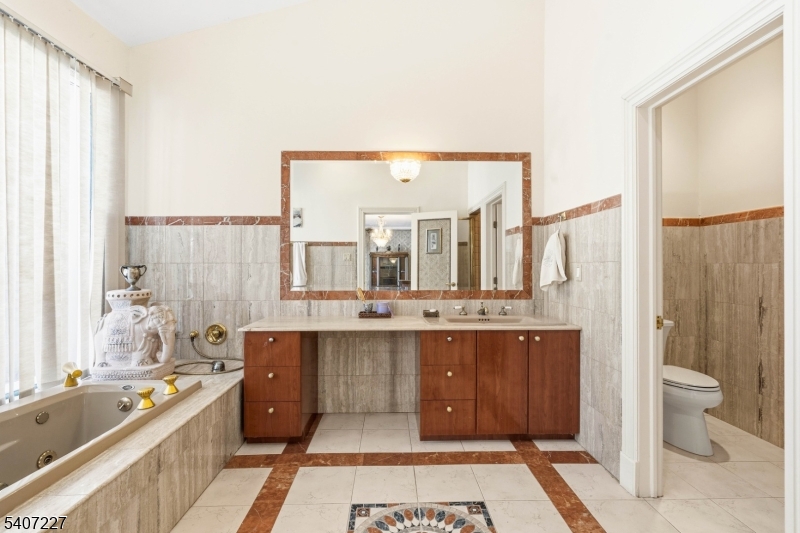 12 E Saddle River Rd