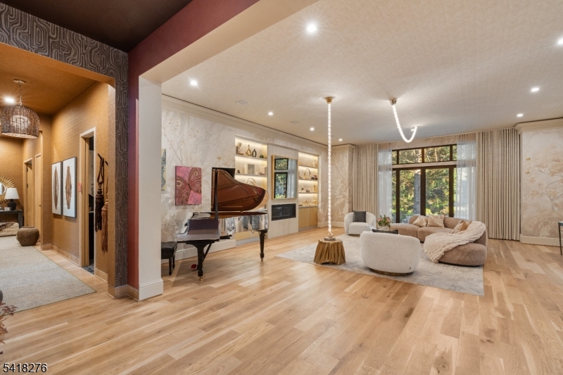 48 Pleasant Ave