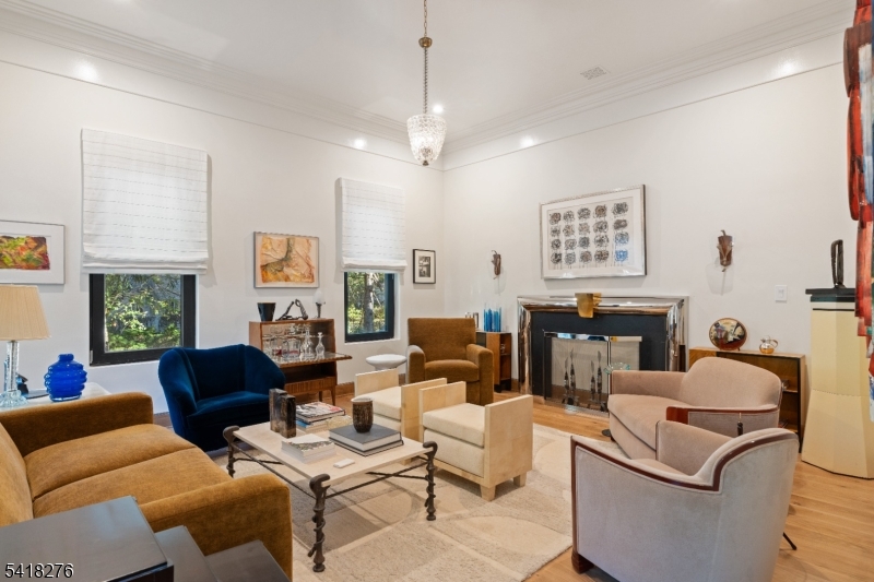 48 Pleasant Ave