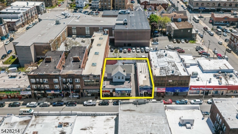 285 Monroe St