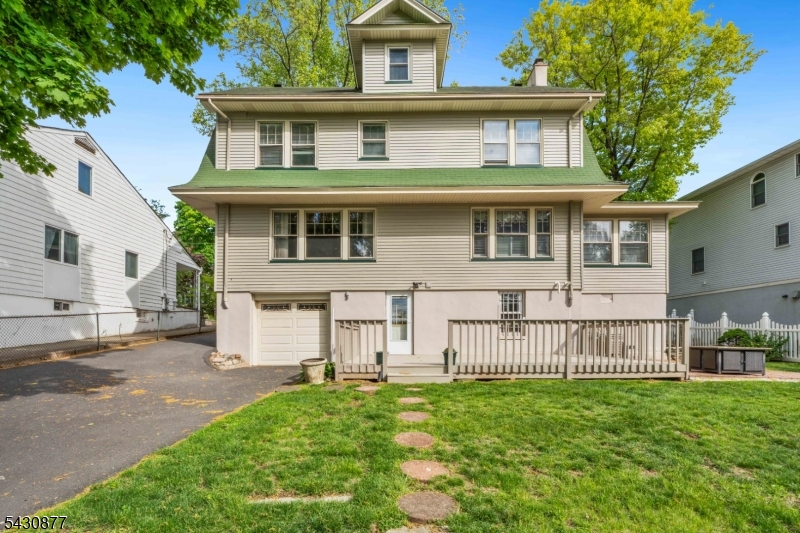 23 Pleasant Pl