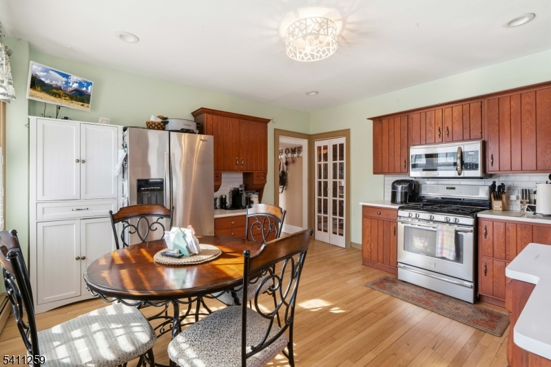 23 Pleasant Pl